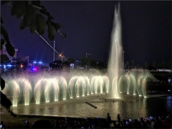 當(dāng)水景碰上照明，美得一塌糊涂！01