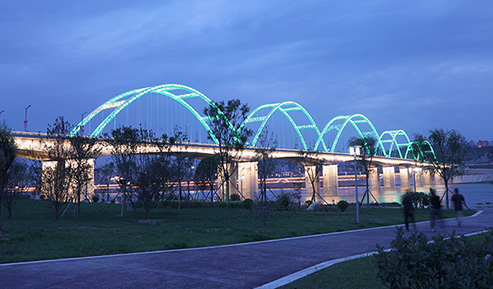 橋梁照明工程、吊車(chē)高空燈具安裝作業(yè)