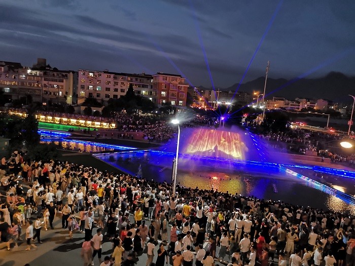 當水景碰上照明，美得一塌糊涂！03