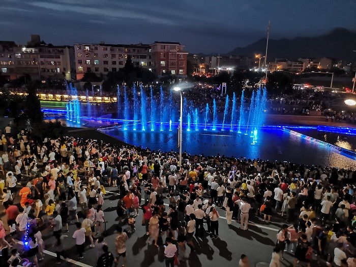 當水景碰上照明，美得一塌糊涂！02